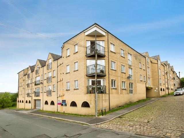 Flat for rent in Akroydon, Halifax