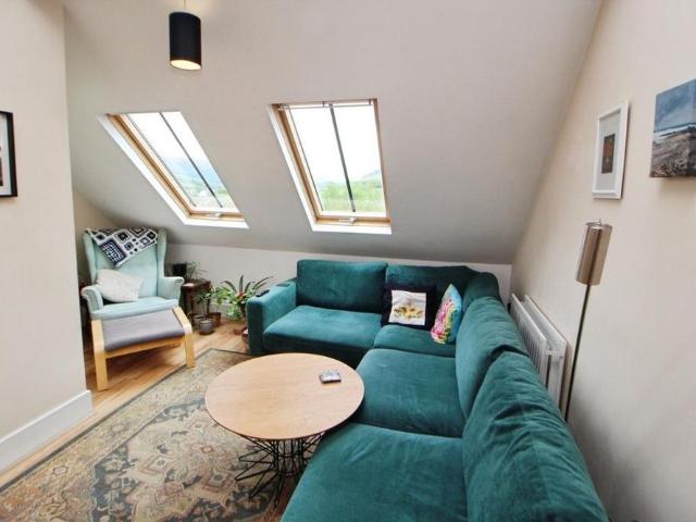 Apartment for rent in Hadfield, High Peak