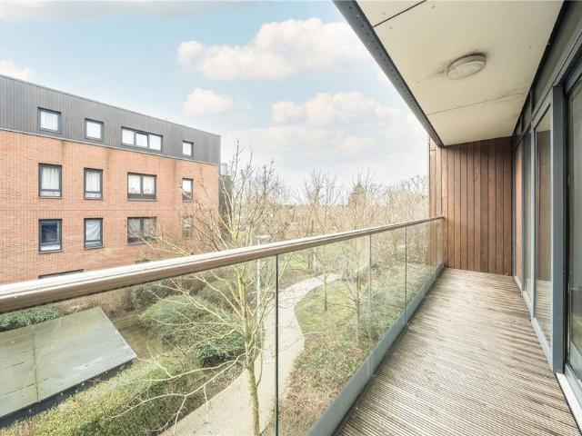Apartment for rent in Horn Park, Greater London