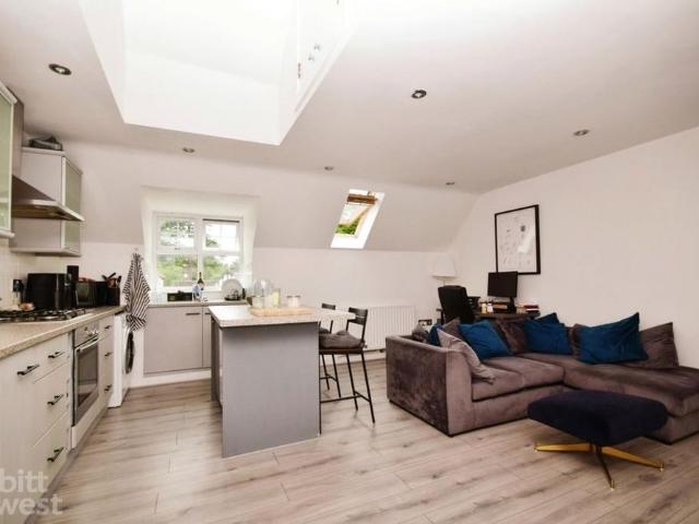 Apartment for rent in Monks Orchard, Croydon