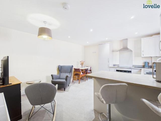 Apartment for rent in Holywell, The Slade