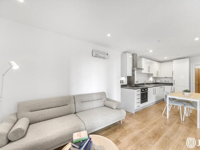 Flat for rent in Stratford Marsh, Greater London
