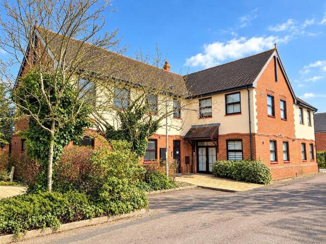 Flat for rent in Theale, West Berkshire