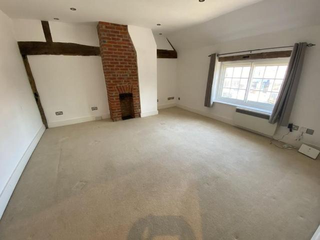 Apartment for rent in Broadoak, Helford