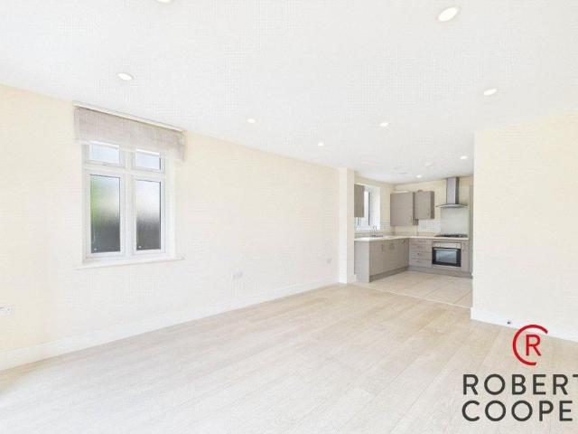 Apartment for rent in Lane, Greater London