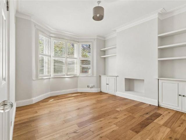 Apartment for rent in London Borough of Merton, Greater London