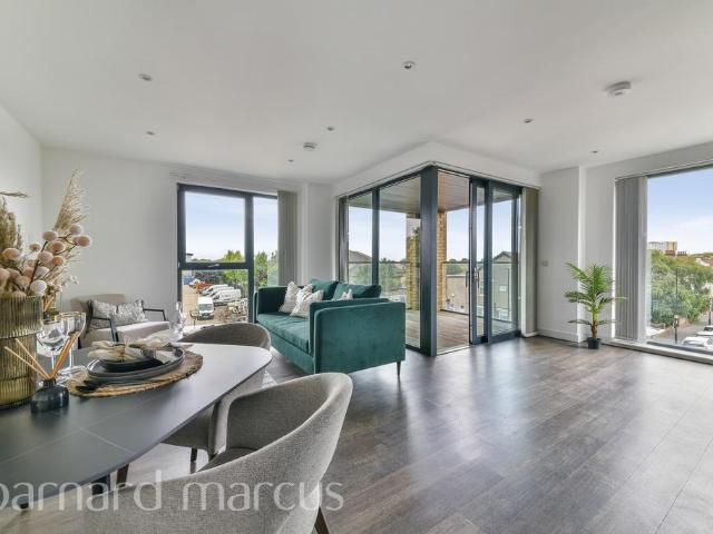 Flat for rent in London Borough of Croydon, Greater London