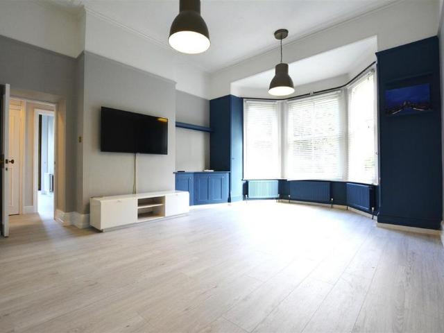 Apartment for rent in Hutton, Navestock Side