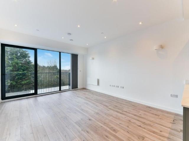 Apartment for rent in Denham, Higher Denham