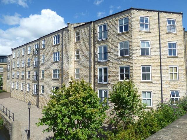Flat for rent in Priestthorpe, Crossflatts