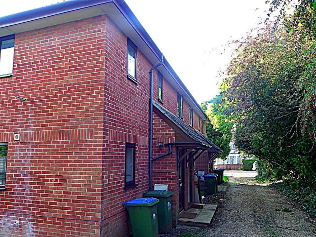 Flat for rent in Merry Oak, City Of Southampton