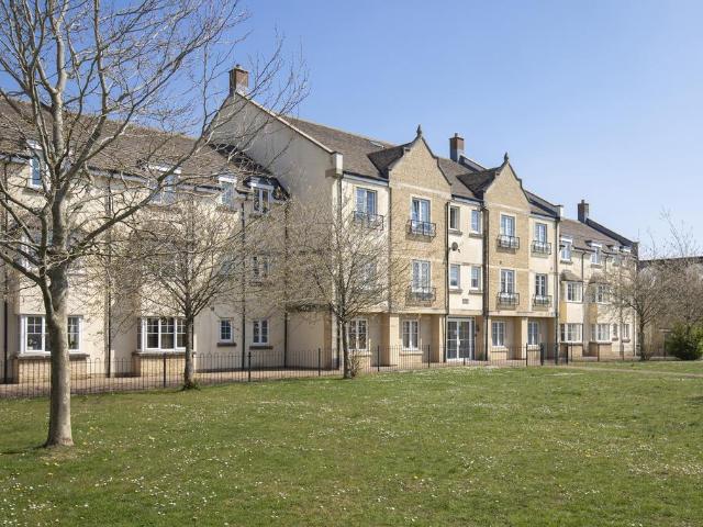 Flat for rent in Madley Park, Black Bourton