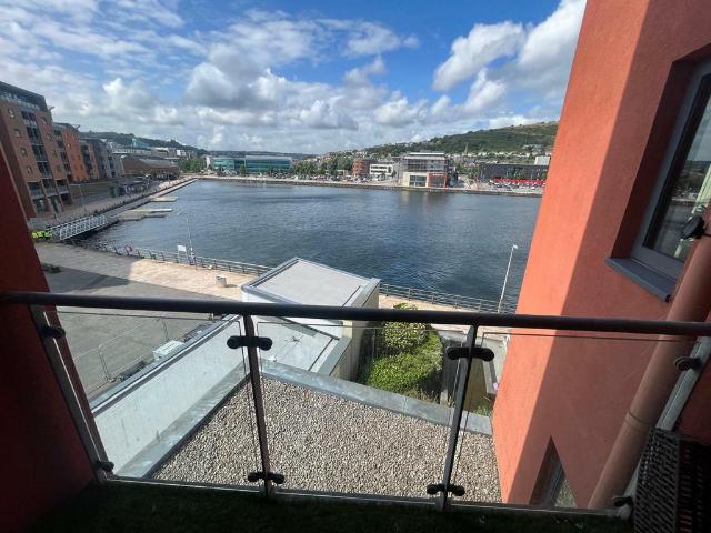 Flat for rent in SA1 Swansea Waterfront, Nangreaves
