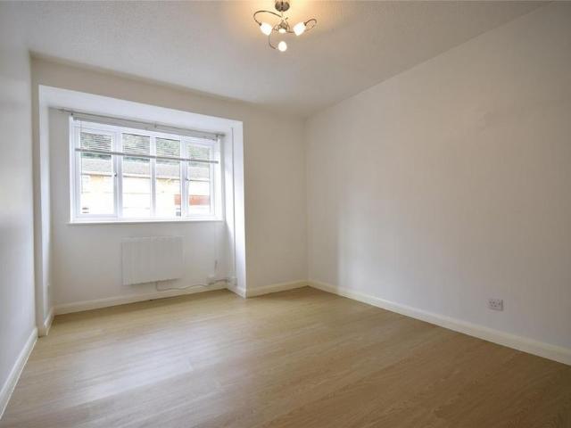 Apartment for rent in Red Hill, Surrey