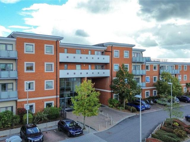 Flat for rent in Whitley, Reading