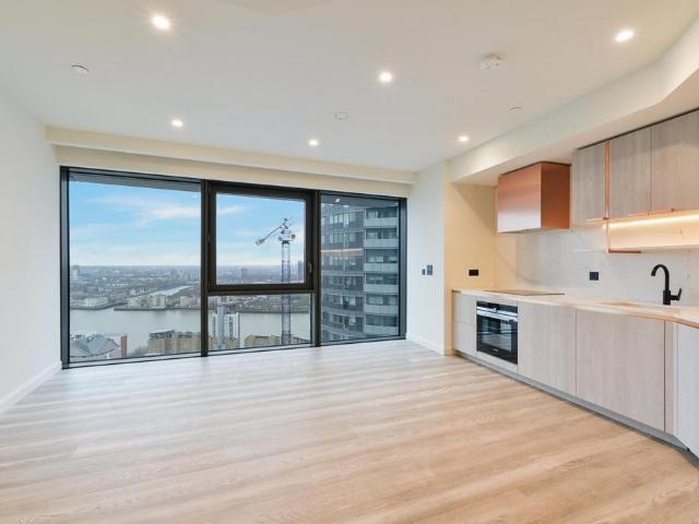 Flat for rent in Canary Wharf, Greater London