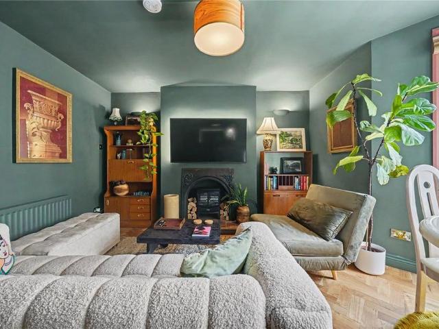 Apartment for rent in Highbury, Greater London