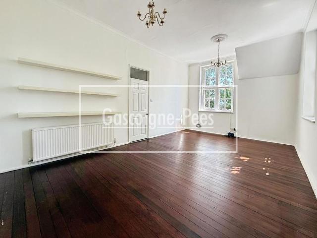 Apartment for rent in Holloway Hill, Fole