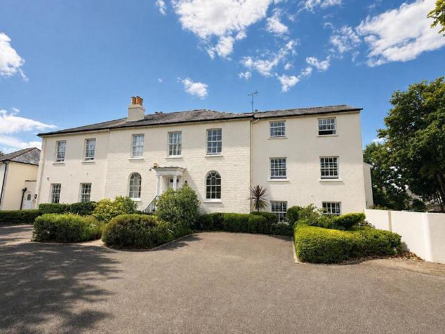 Flat for rent in Purewell, Christchurch