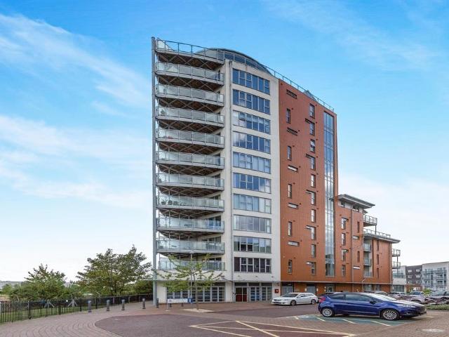 Flat for rent in Maidenhall, Key Street