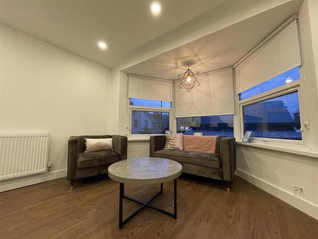 Apartment for rent in Plasnewydd, Falcon Lodge