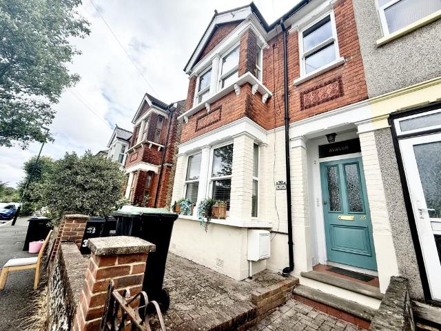 Flat for rent in Sanderstead, London Borough of Croydon