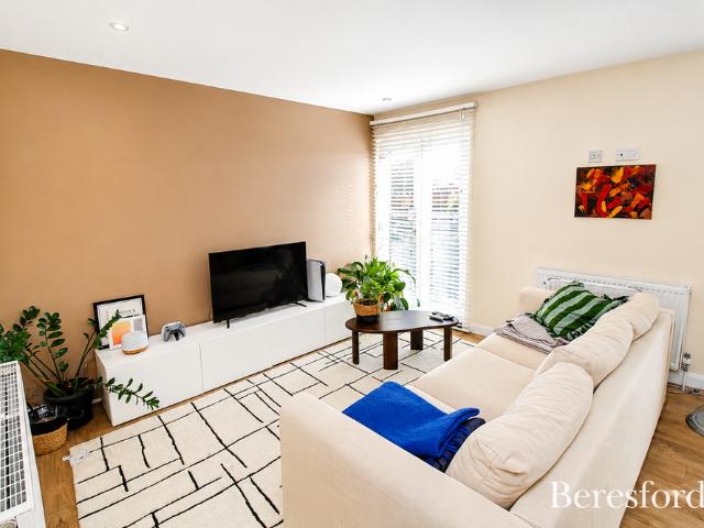 Apartment for rent in Pilgrims' Hatch, Navestock Side