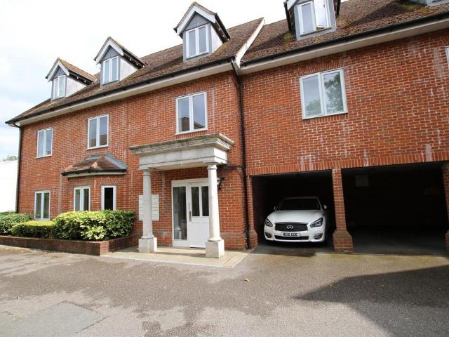 Flat for rent in New Town, Horsham