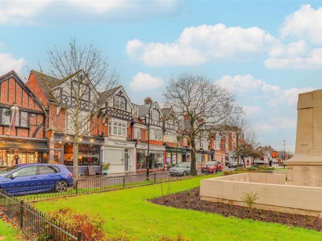 Flat for rent in Fole, Surrey