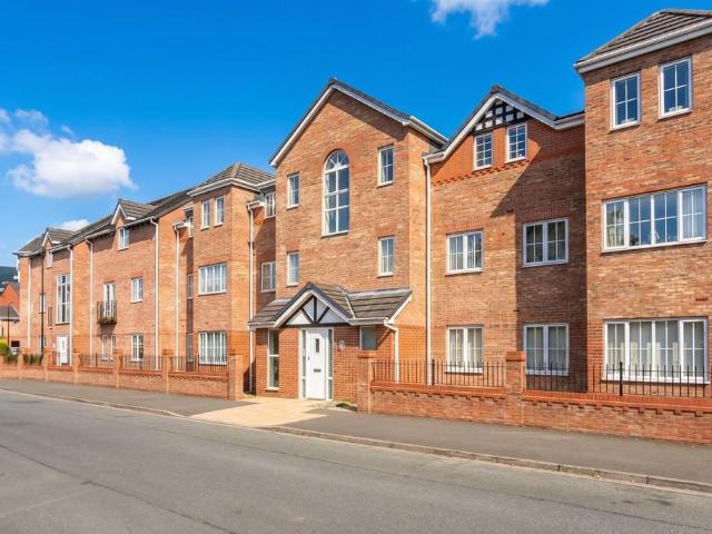 Flat for rent in Broadheath, Trafford Park