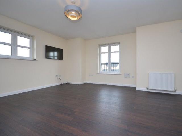 Apartment for rent in Buckstone, Fairmilehead