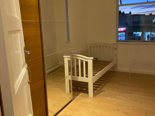 Flat for rent in London Borough of Hounslow, Feltham