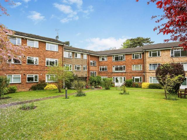 Flat for rent in Carshalton Beeches, Greater London