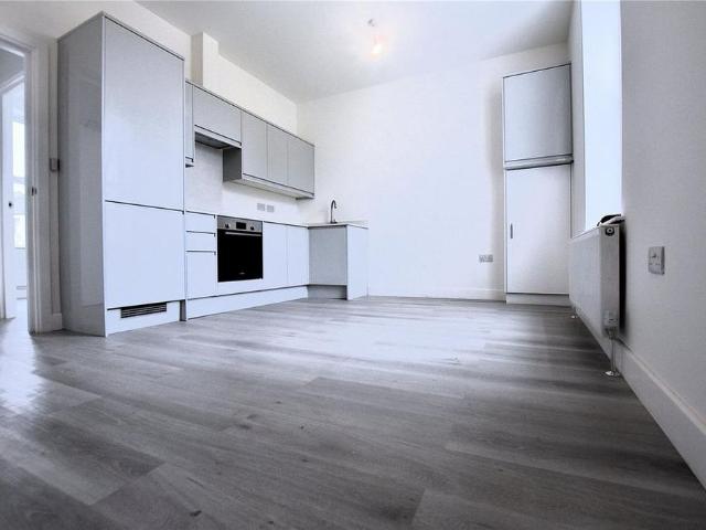 Apartment for rent in London Borough of Croydon, Thornton Heath
