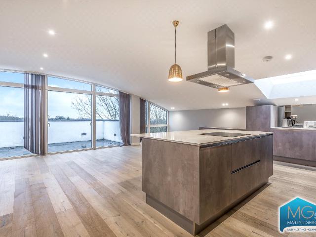 Apartment for rent in Woodside Park, Greater London