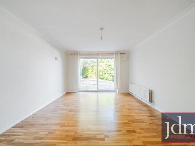 Apartment for rent in Ramsden, Greater London
