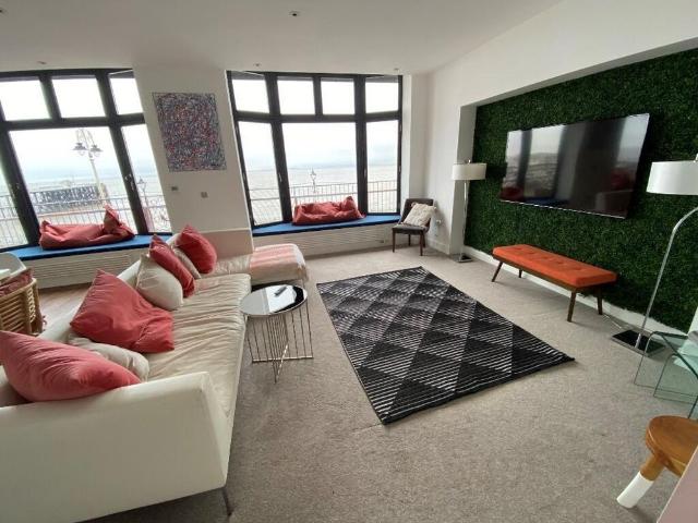Apartment for rent in Penarth, Wales