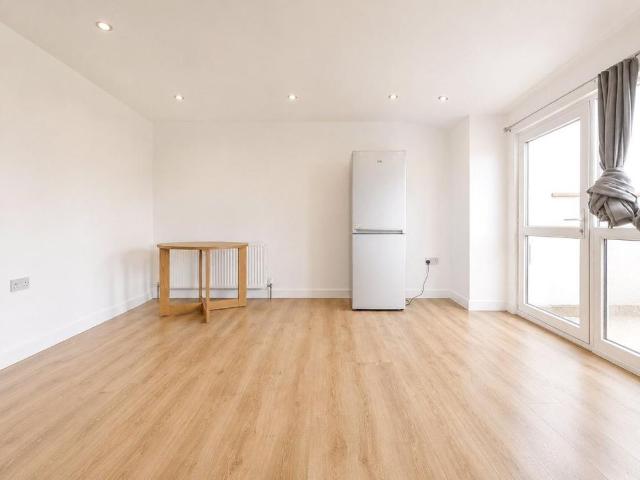 Apartment for rent in Plaistow, Greater London