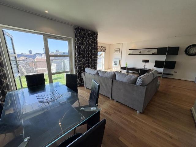 Apartment for rent in Crockherbtown, Falcon Lodge