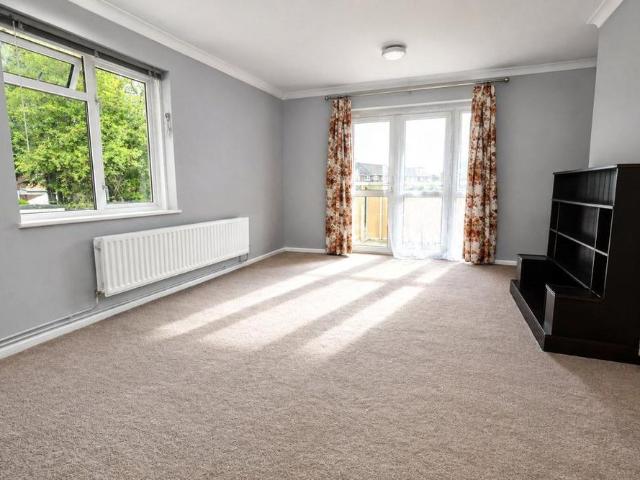 Apartment for rent in Sheerwater, Woking