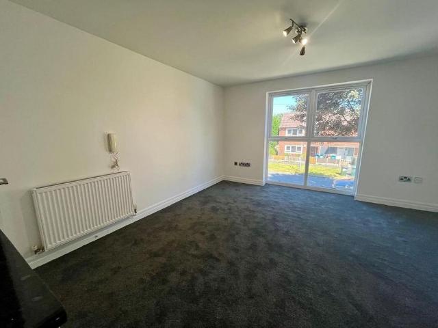 Apartment for rent in Burnedge, Greater Manchester