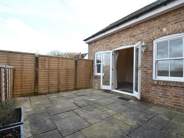 Apartment for rent in Holloway Hill, Fole