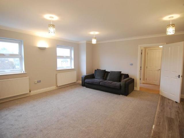 Apartment for rent in Brook Street, Bourne Vale
