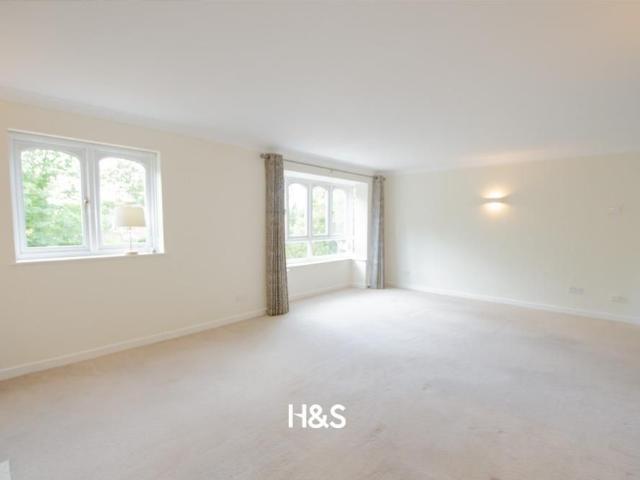 Apartment for rent in Elmdon, West Midlands
