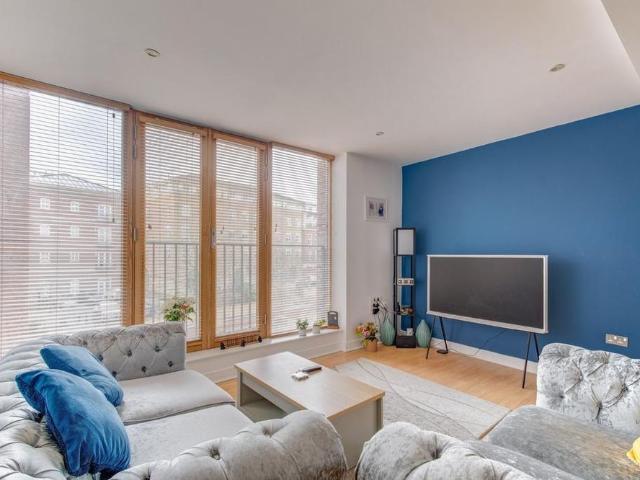 Apartment for rent in Dickens Heath, Solihull