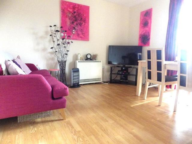Apartment for rent in Churchward, Rodbourne