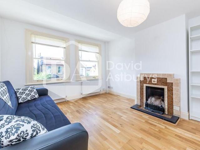 Apartment for rent in Colney Hatch, Greater London