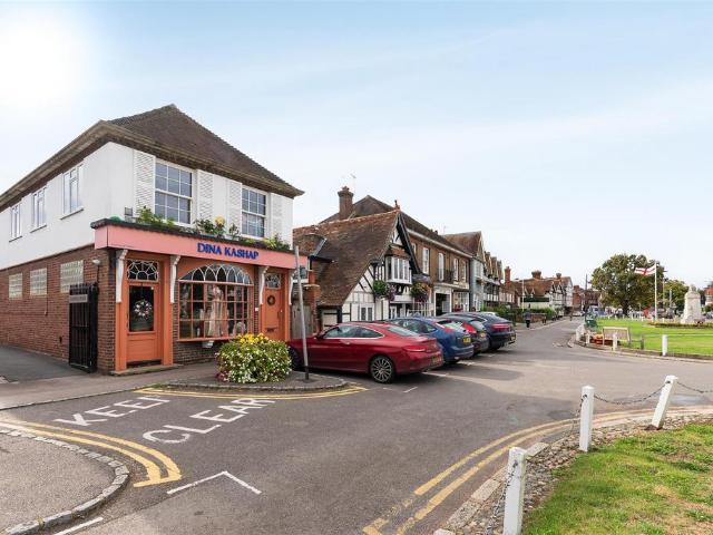 Flat for rent in Datchet