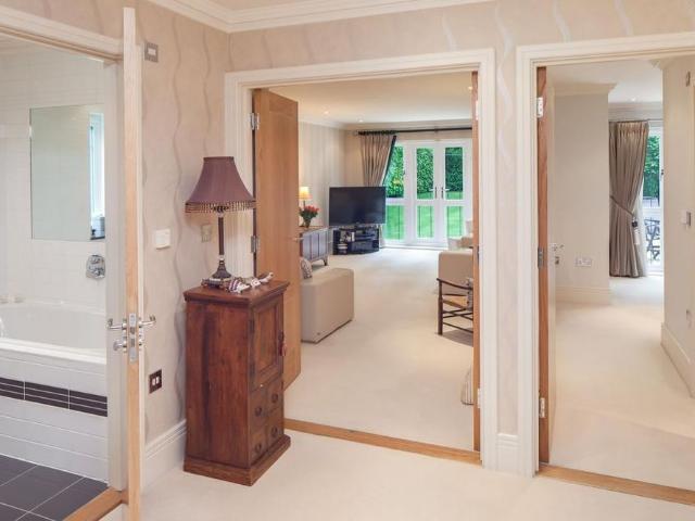 Apartment for rent in Penn, Knotty Green