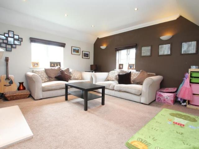 Apartment for rent in Horsell, Woking